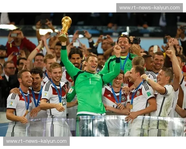 绿茵场的极简与狂热：重温巴西vs德国那场让世界静止的7-1史诗